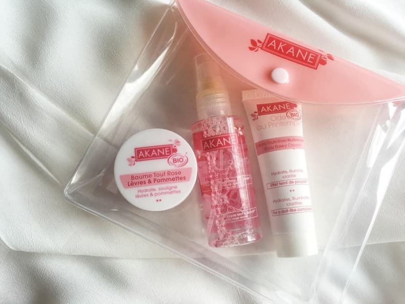 La Trousse Teint de Poupée &#8211; Akane (concours)