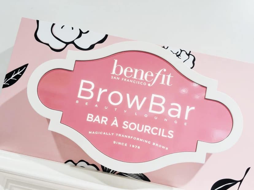 J&rsquo;ai testé le Brow Bar de Benefit : des sourcils de Pin-Up en quelques minutes