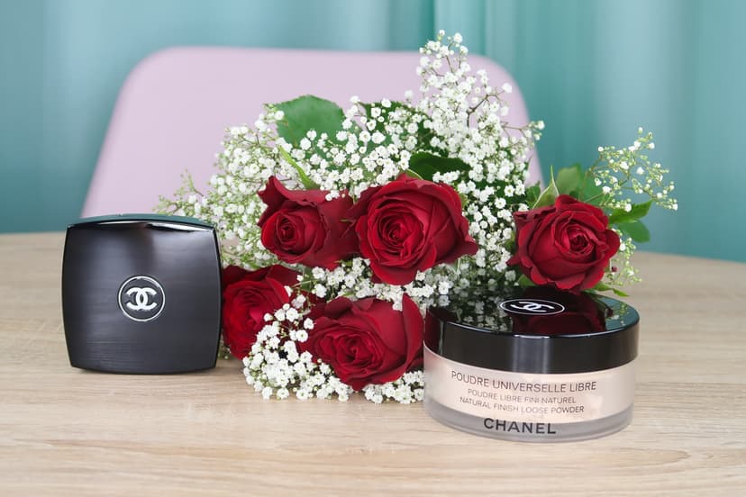 Poudre compacte ou poudre libre de CHANEL : laquelle choisir ?